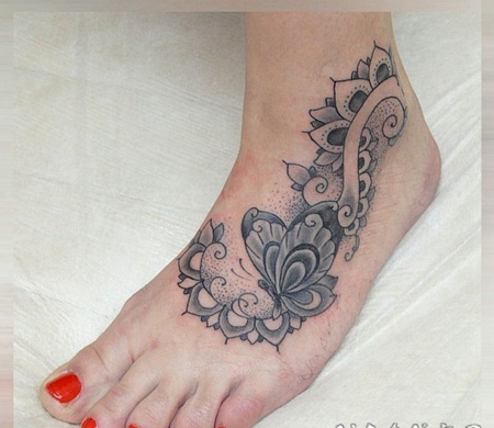 脚背性感的点刺蝴蝶梵花纹身图案