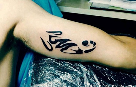 蝎毒之心，手臂蝎子图腾纹身图案