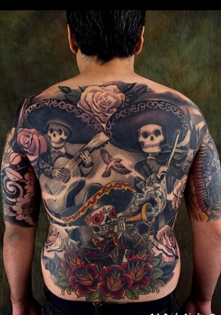 背部墨西哥骷髅骨骼音乐家彩色纹身图案
