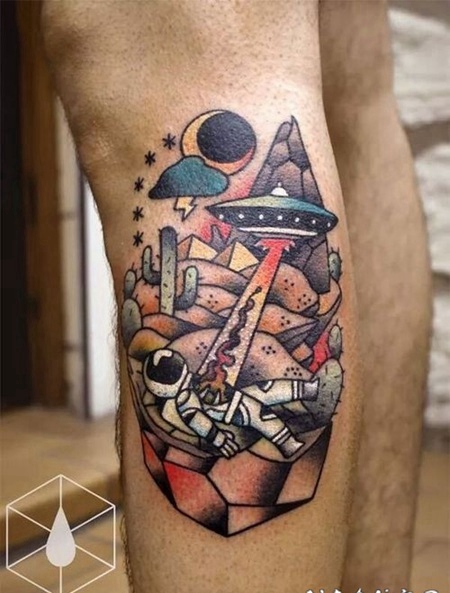 old school小腿彩色沙漠宇航员与外星人纹身图案