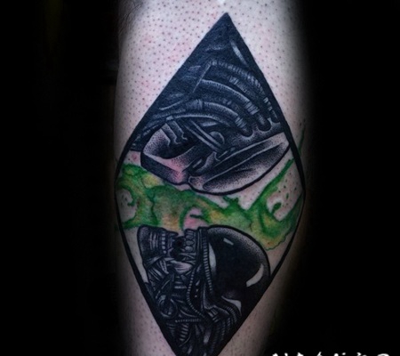 old school异形大战铁血战士纹身图案