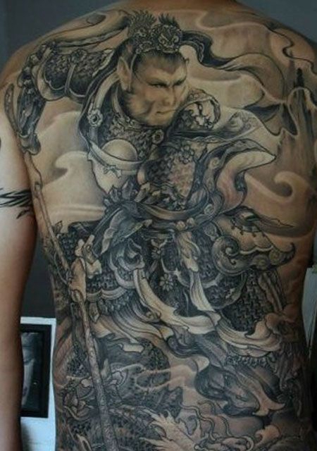 满背斗战胜佛骑龙纹身图案