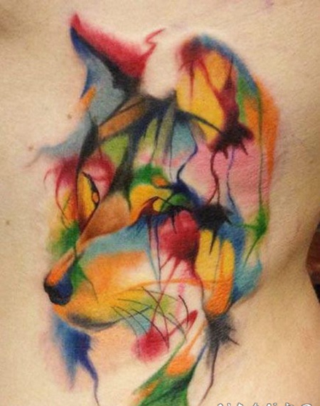 侧肋抽象风格的水彩狼纹身图案