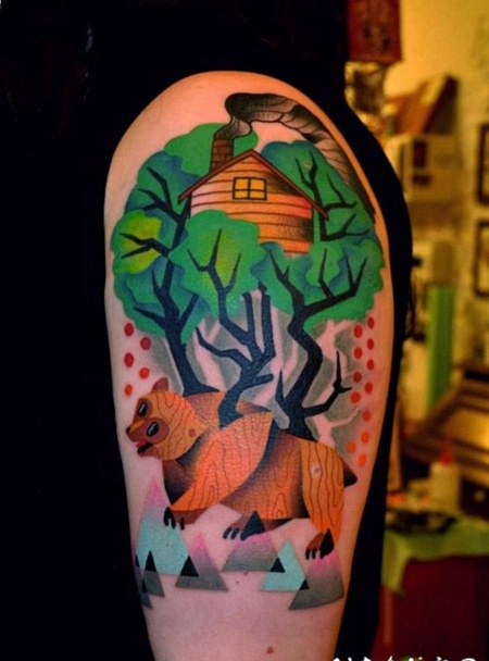 手臂抽象风格的神秘熊纹身图案