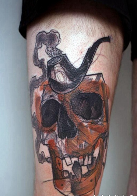 大腿抽象风格设计的彩色骷髅纹身图案