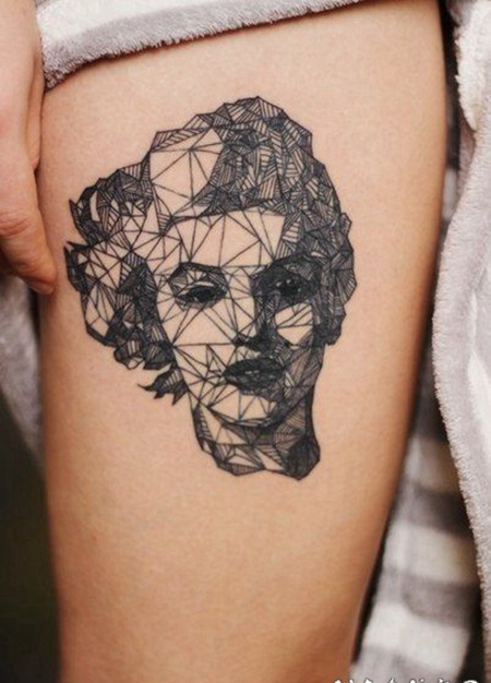 大腿抽象风格的几何玛丽莲梦露肖像纹身图案