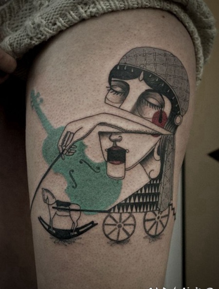 大腿独特风格的彩绘抽象女人纹身图案