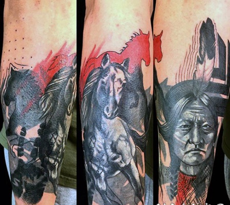 小臂抽象风格的彩色印度战士和马纹身图案