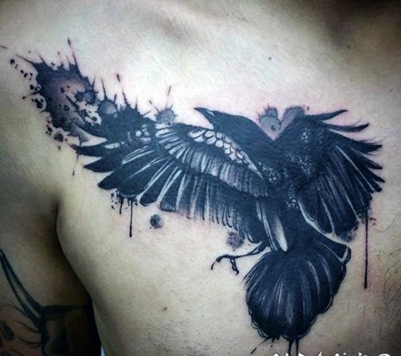 胸部抽象风格黑色乌鸦纹身图案