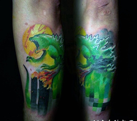 手臂绿色的哥斯拉个性纹身图案