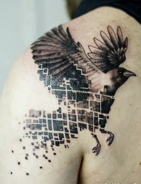 背部抽象几何风格黑白鸟纹身图案