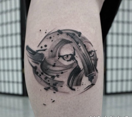 小腿黑色抽象式豹头纹身图案