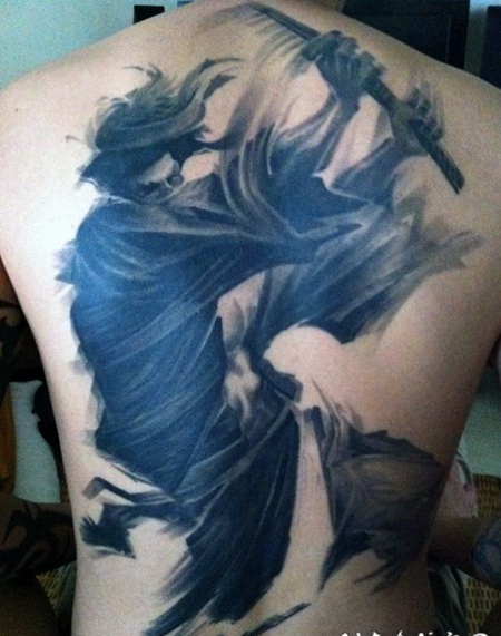 背部抽象风格黑白的神秘亚洲战士纹身图案