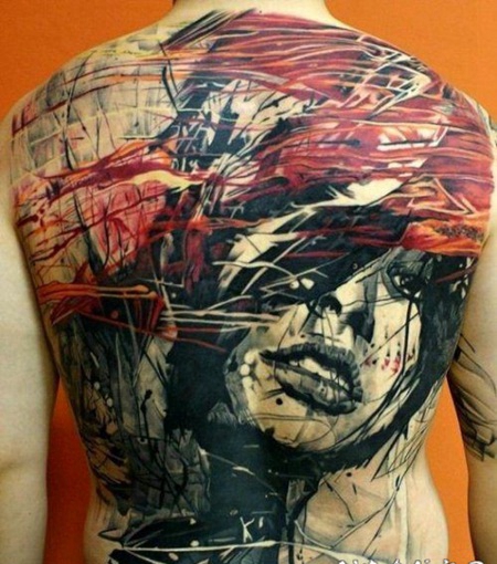 背部抽象风格的多彩神秘女性肖像纹身图案