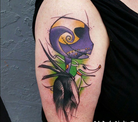 手臂抽象风格的彩色卡通僵尸纹身图案