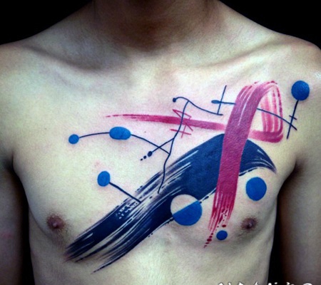 胸部彩色斑斓的各种几何图形纹身图案