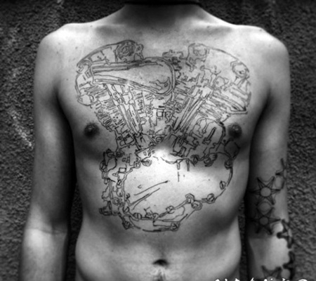 胸部黑色抽象风格线条纹身图案