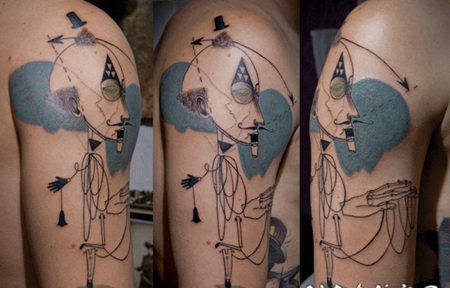 大臂抽象风格的彩色神秘男子与大脑纹身图案