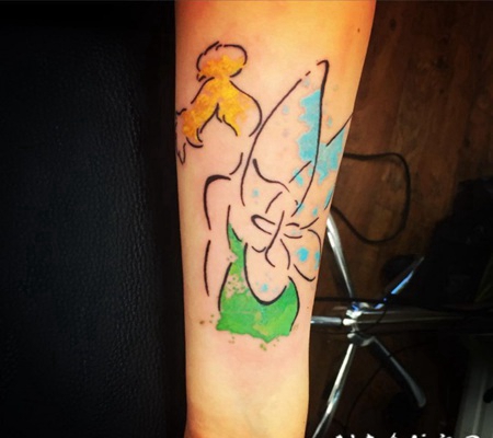 小臂好看的抽象风格花卉纹身图案