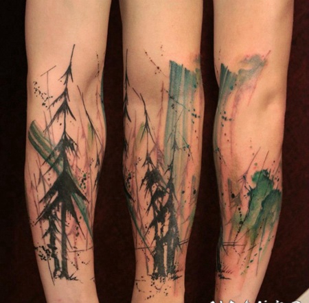 小臂彩色的抽象风格彩色森林纹身图案