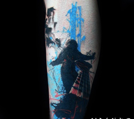 抽象风格的彩色人体剪影纹身图案