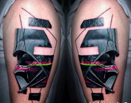 大臂彩色达斯维德头盔纹身图案