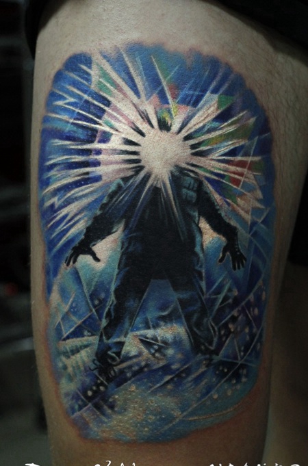 大腿惊人的抽象风格彩色人物大爆炸纹身图案