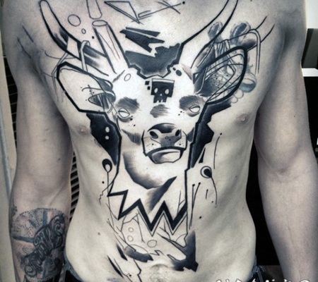 腹部抽象风格黑白神秘鹿与骷髅纹身图案