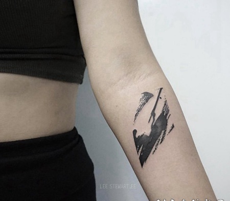 黑色的水墨抽象装饰小臂纹身图案