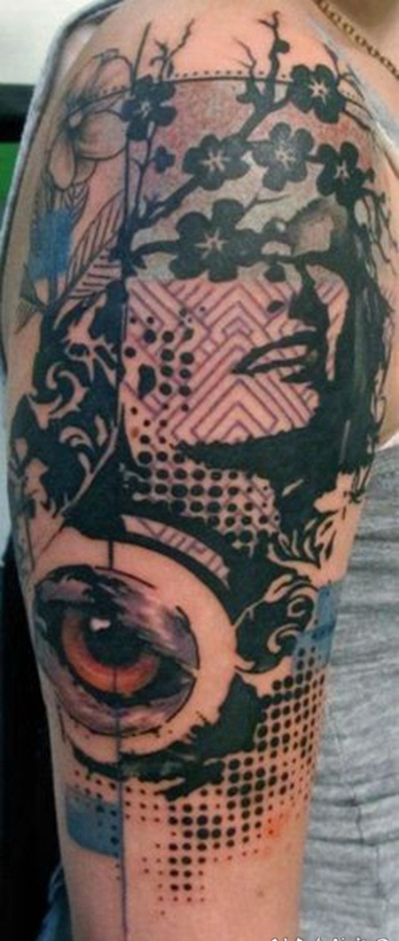 手臂抽象风格的彩色花朵和女人肖像纹身图案