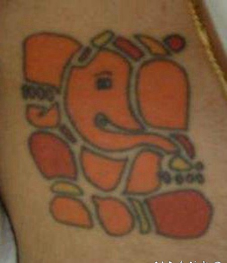 印度风格的格涅沙神彩色纹身图案