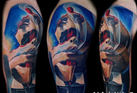 大臂抽象风格的彩色设计人脸纹身图案