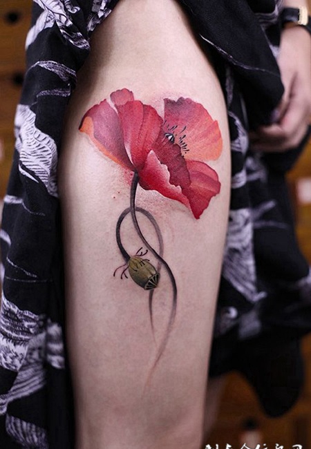 诱惑之美，大腿罂粟花彩绘纹身