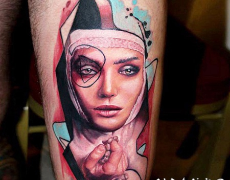 半写实半抽象的十字架和女人纹身图案