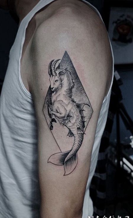 星座控的最爱，手臂摩羯座个性纹身图案