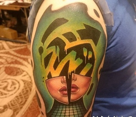 大臂抽象风格女人脸纹身图案