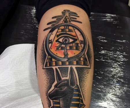 小腿抽象风格点刺彩色神秘埃及符号纹身图案