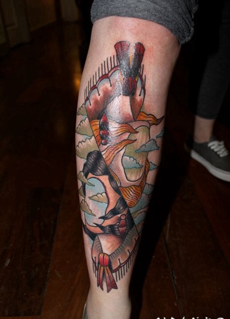 小腿彩色的抽象女性纹身图案