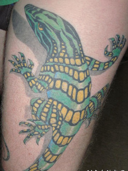 黄色和绿色蜥蜴3D纹身图案