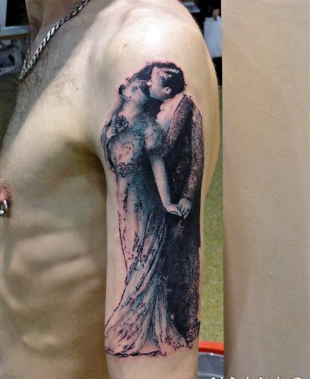 手臂抽象风格的彩色夫妇人像纹身图案