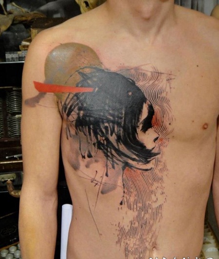 胸部抽象风格的彩色女性和线条装饰纹身图案