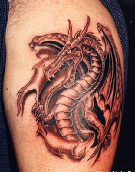 3D彩色的龙纹身图案