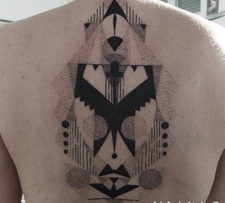 满背抽象风格黑白点刺各种饰品纹身图案