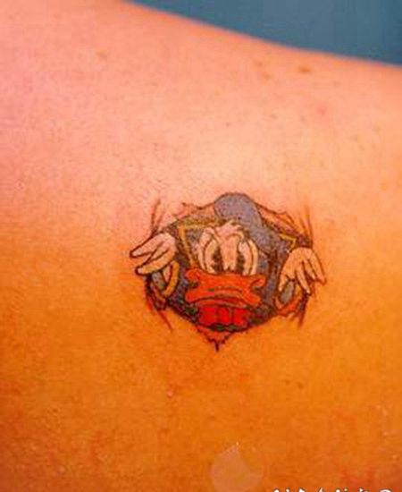 3D卡通唐纳德鸭子和水手服纹身图案