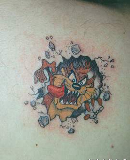 3d撕皮彩色恶魔狗纹身图案