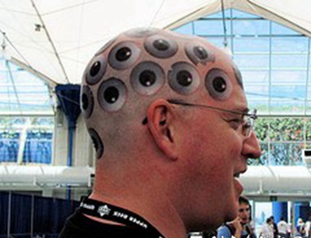 头部可怕的3D眼球纹身图案