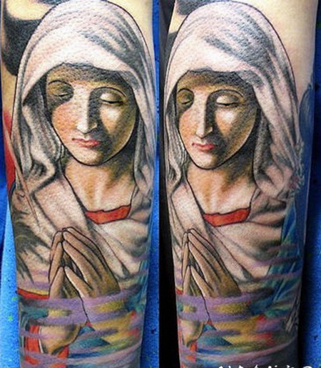 精致的美丽女性肖像彩色纹身图案