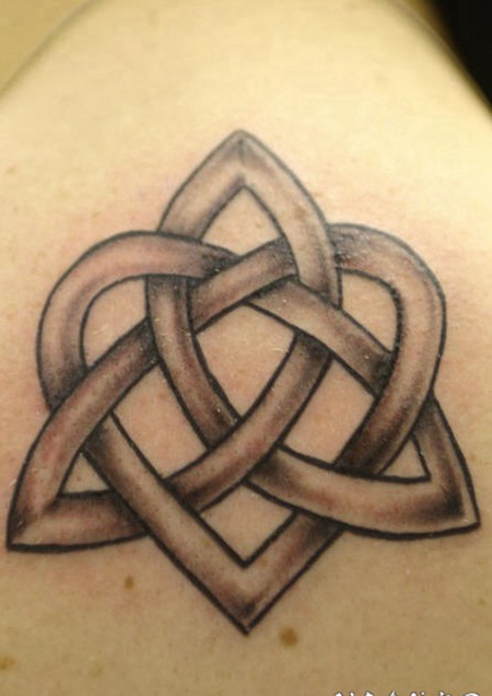 肩部3D凯尔特结纹身图案