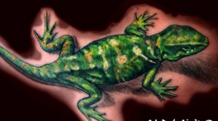 写实的绿色蜥蜴3D纹身图案