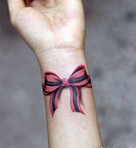 3D逼真的蝴蝶结手腕纹身图案